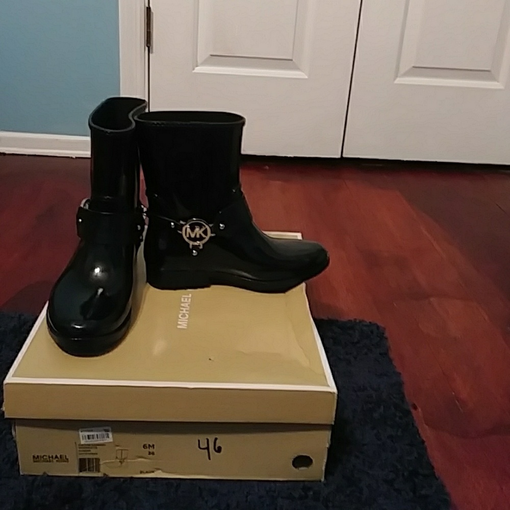 Michael Mora boots